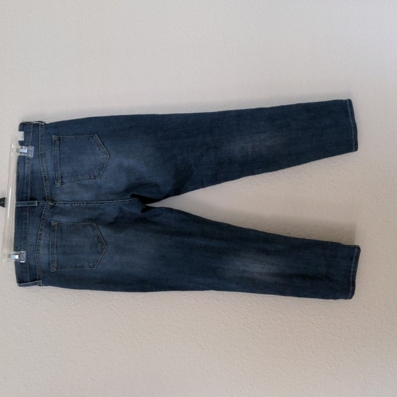 Distressed ankle jean from Buckle - Picture 2 of 5